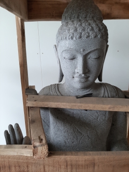Stehender Buddha mit floralem Muster 175cm